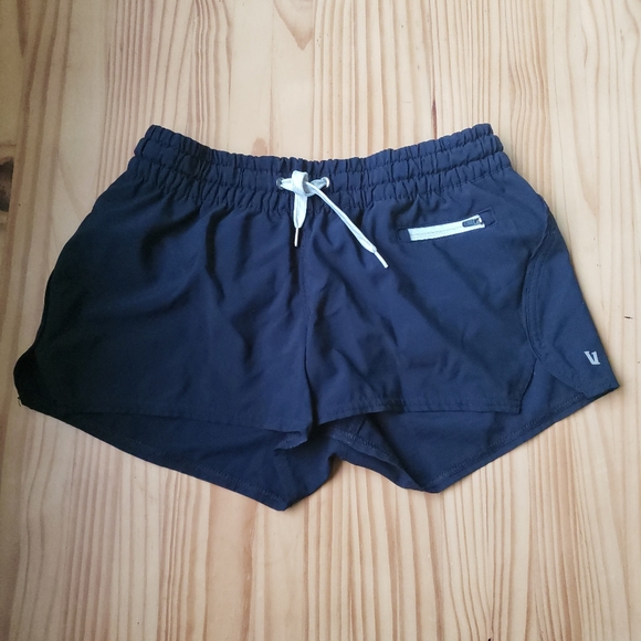 Vuori Pants - Vuori Clementine Shorts